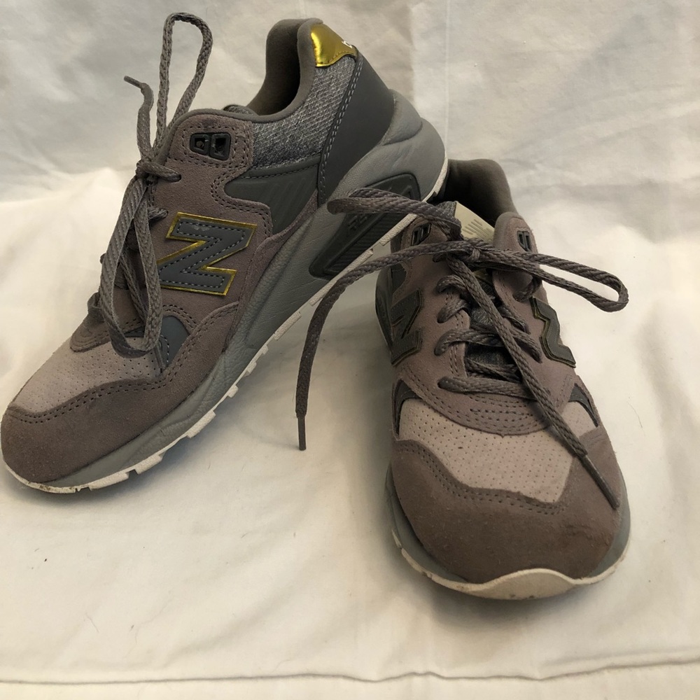New Balance grey Sneaker